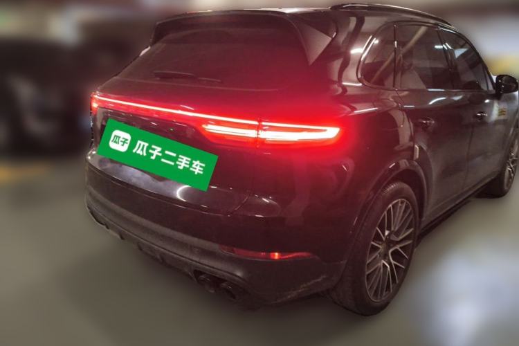 Used Porsche Cayenne 2023 Cayenne Coupé 3.0T Platinum Edition Rear Right 45 Deg