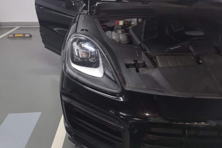 Used Porsche Cayenne 2023 Cayenne S 2.9T Platinum Edition Right Front Headlight