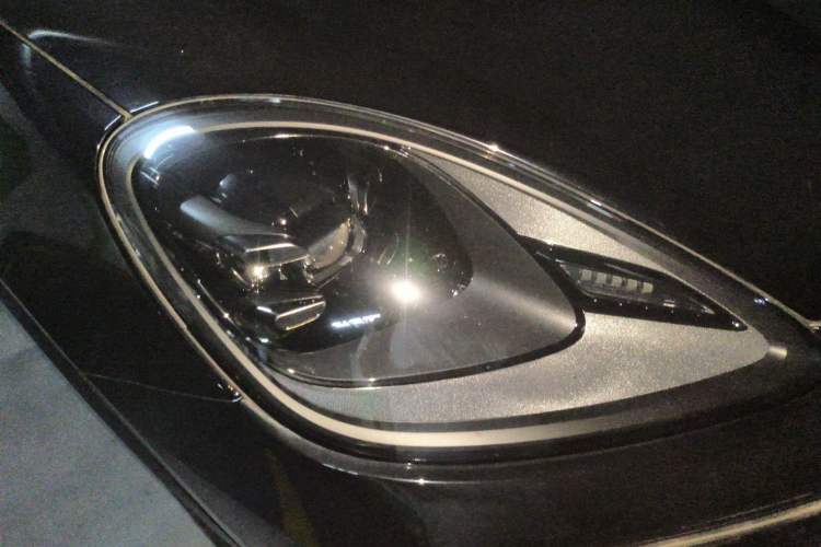 Used Porsche Cayenne 2023 Cayenne 3.0T Platinum Edition Right Front Headlight