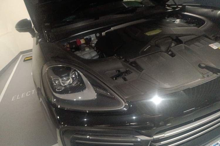 Used Porsche Cayenne 2023 Cayenne 3.0T Platinum Edition Right Front Headlight