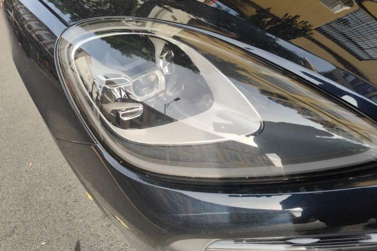 Used Porsche Cayenne 2023 Cayenne 3.0T Platinum Edition Right Front Headlight