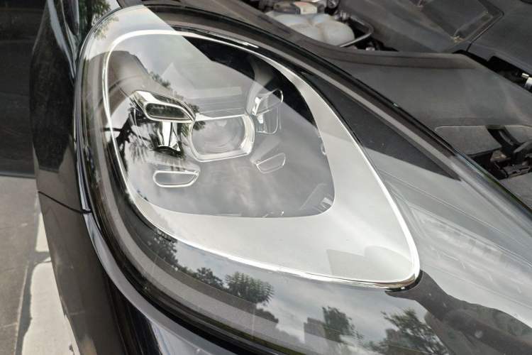 Used Porsche Cayenne 2023 Cayenne 3.0T Platinum Edition Right Front Headlight