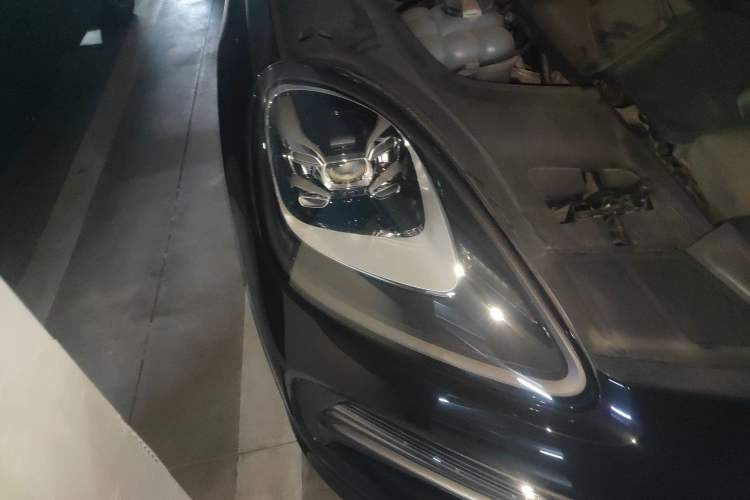Used Porsche Cayenne 2023 Cayenne 3.0T Platinum Edition Right Front Headlight