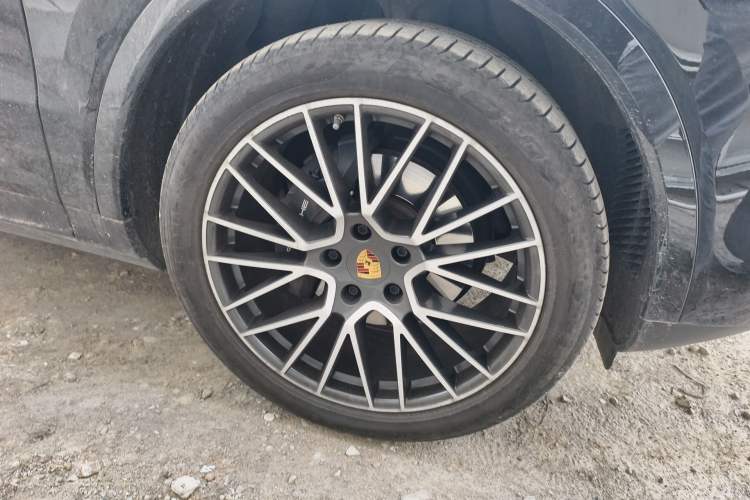 Used Porsche Cayenne 2023 Cayenne 3.0T Right Front Wheel Hub