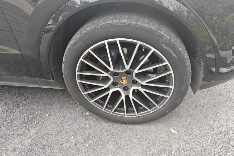 Used Porsche Cayenne 2023 Cayenne 3.0T Right Front Wheel Hub