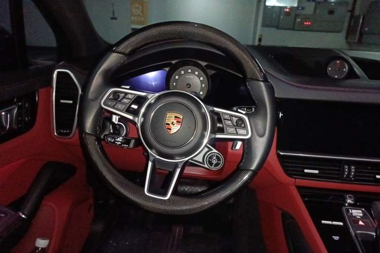 Used Porsche Cayenne 2023 Cayenne 3.0T Platinum Edition Steering Wheel