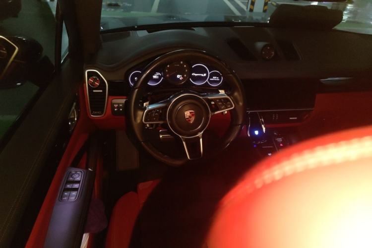 Used Porsche Cayenne 2023 Cayenne S 2.9T Platinum Edition Steering Wheel