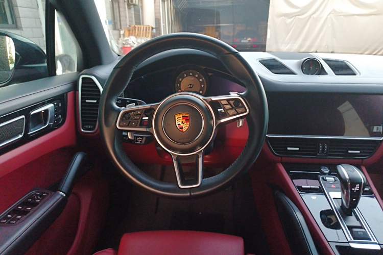 Used Porsche Cayenne 2023 Cayenne 3.0T Platinum Edition Steering Wheel