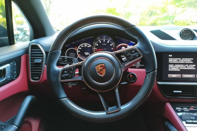 Used Porsche Cayenne 2023 Cayenne 3.0T Platinum Edition Steering Wheel