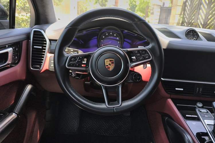 Used Porsche Cayenne 2023 Cayenne 3.0T Platinum Edition Steering Wheel