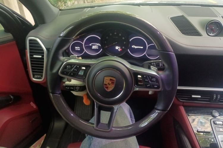 Used Porsche Cayenne 2023 Cayenne 3.0T Platinum Edition Steering Wheel