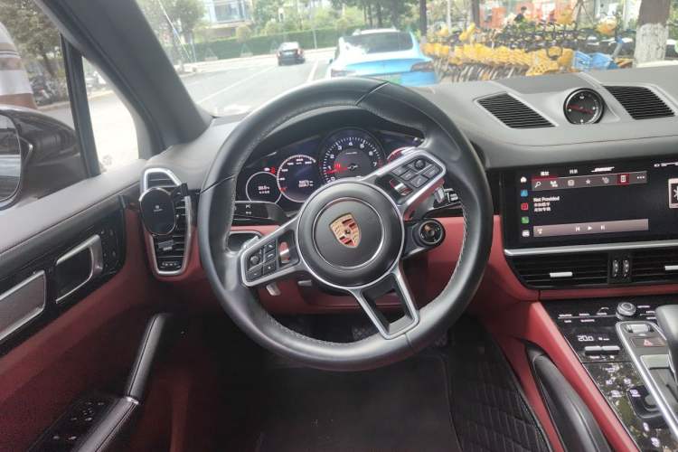 Used Porsche Cayenne 2023 Cayenne 3.0T Platinum Edition Steering Wheel