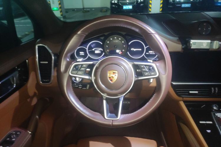 Used Porsche Cayenne 2023 Cayenne 3.0T Platinum Edition Steering Wheel