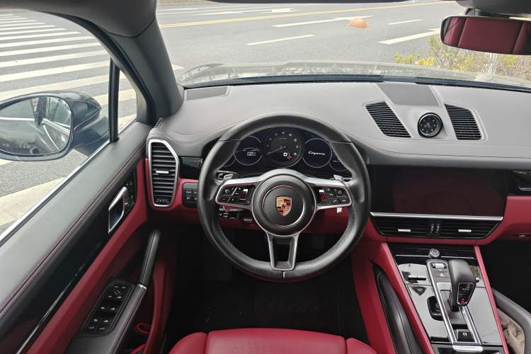 Used Porsche Cayenne 2023 Cayenne 3.0T Steering Wheel