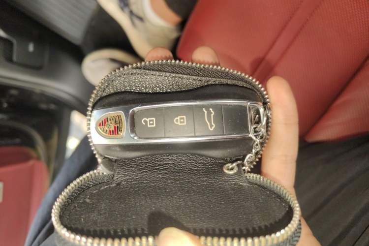 Used Porsche Cayenne 2023 Cayenne 3.0T Platinum Edition Vehicle Key