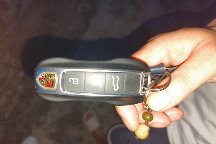 Used Porsche Cayenne 2023 Cayenne 3.0T Platinum Edition Vehicle Key