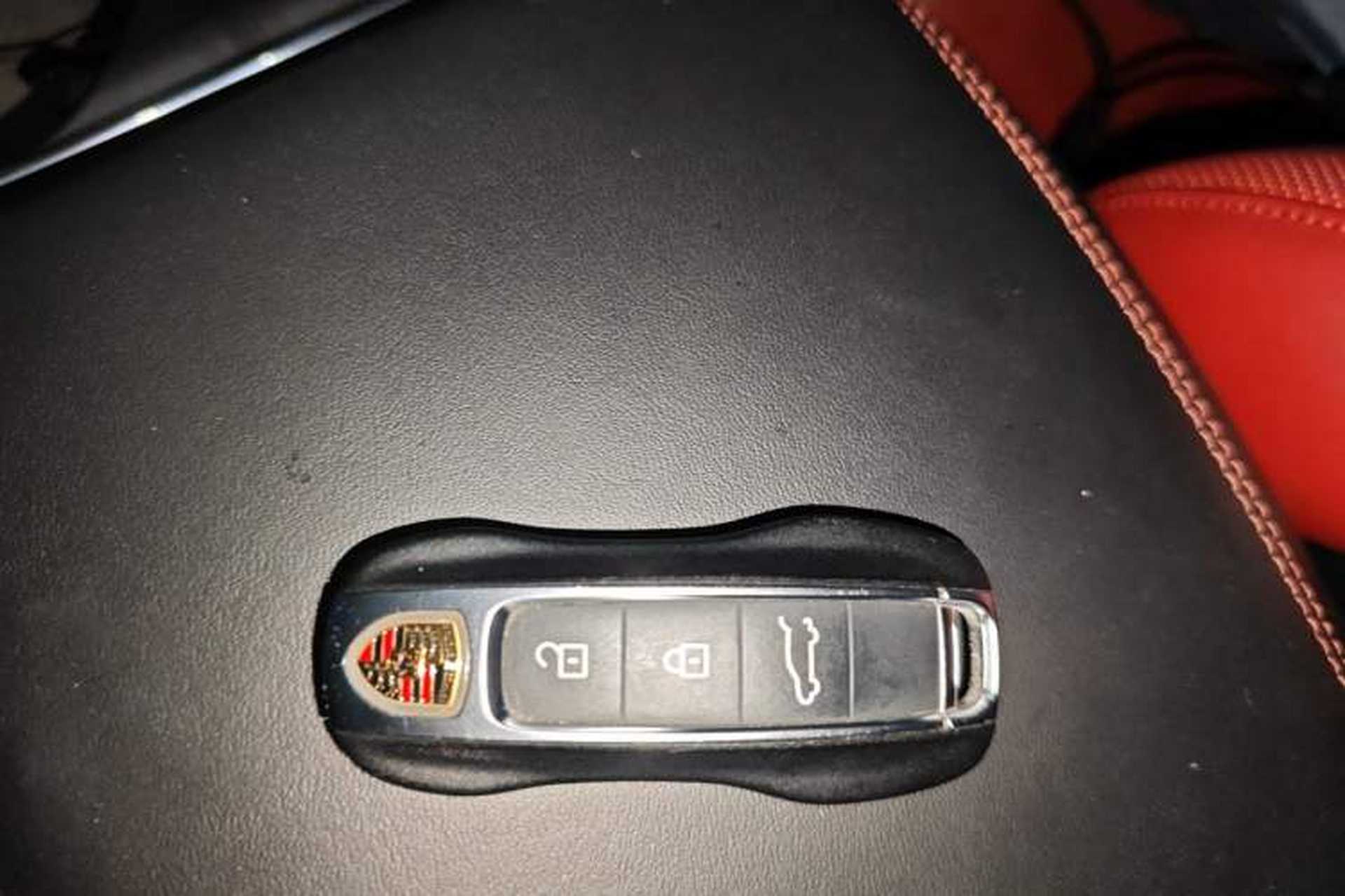 Used Porsche Cayenne 2023 Cayenne 3.0T Platinum Edition Vehicle Key