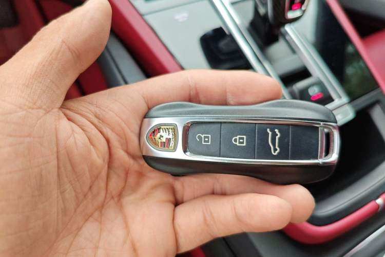 Used Porsche Cayenne 2023 Cayenne 3.0T Platinum Edition Vehicle Key