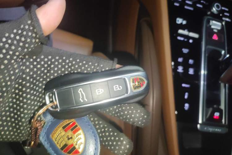 Used Porsche Cayenne 2023 Cayenne 3.0T Platinum Edition Vehicle Key