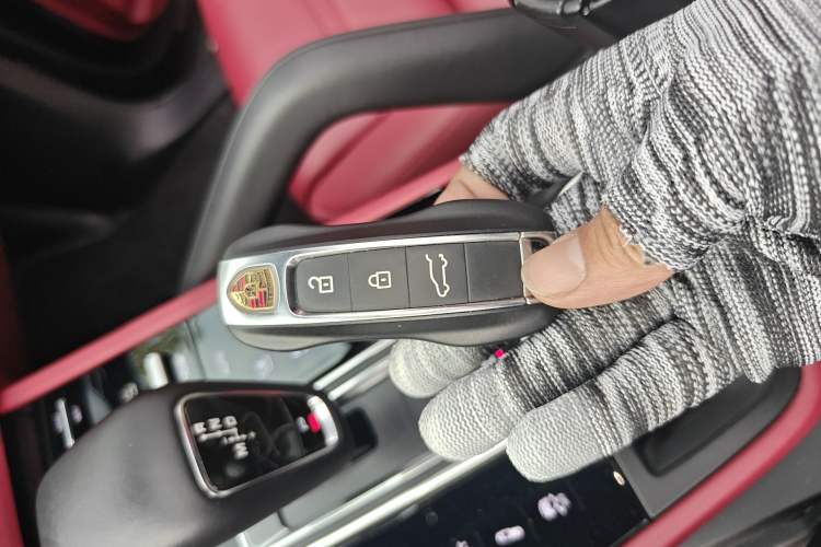 Used Porsche Cayenne 2023 Cayenne 3.0T Vehicle Key