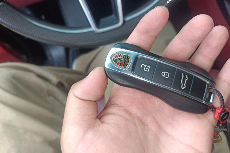 Used Porsche Cayenne 2023 Cayenne 3.0T Platinum Edition Vehicle Key