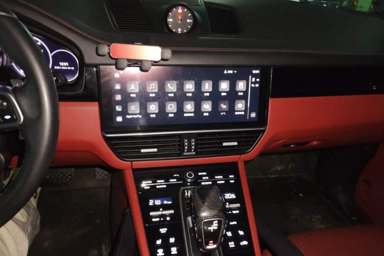 Used Porsche Cayenne 2023 Cayenne 3.0T Platinum Edition Audio And AC Panel
