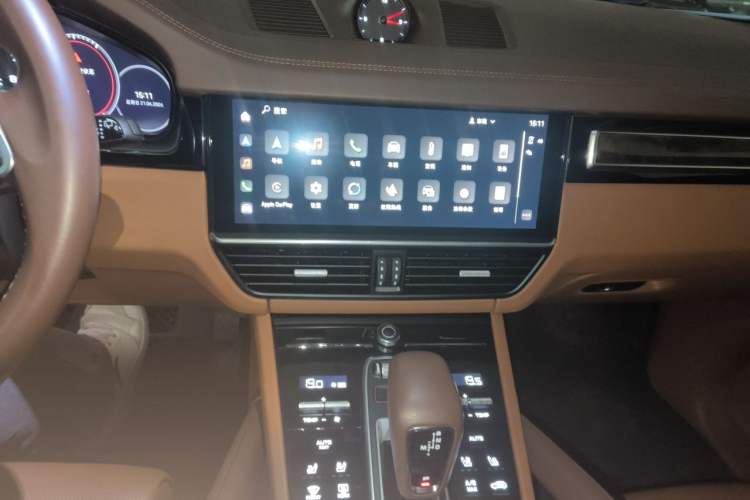 Used Porsche Cayenne 2023 Cayenne 3.0T Platinum Edition Audio And AC Panel
