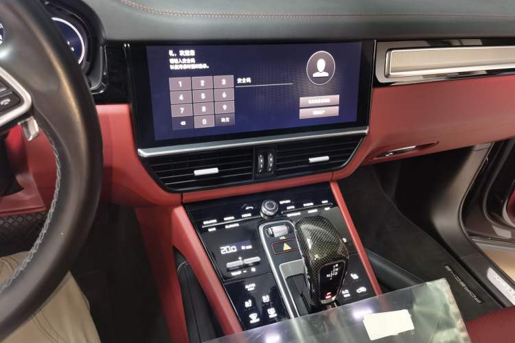 Used Porsche Cayenne 2023 Cayenne 3.0T Platinum Edition Audio And AC Panel