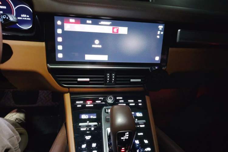 Used Porsche Cayenne 2023 Cayenne 3.0T Platinum Edition Audio And AC Panel