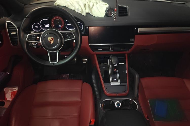Used Porsche Cayenne 2023 Cayenne S 2.9T Platinum Edition Center Console