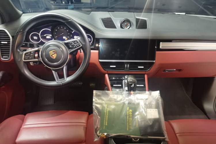 Used Porsche Cayenne 2023 Cayenne 3.0T Platinum Edition Center Console