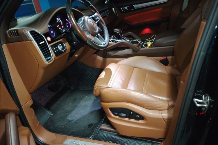 Used Porsche Cayenne 2023 Cayenne 3.0T Platinum Edition Driver Seat