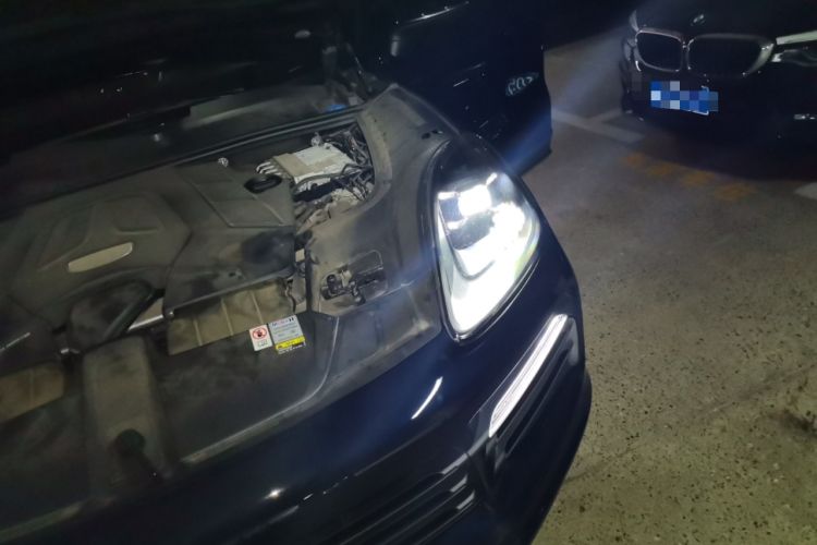 Used Porsche Cayenne 2023 Cayenne Coupé 3.0T Engine Bay Left