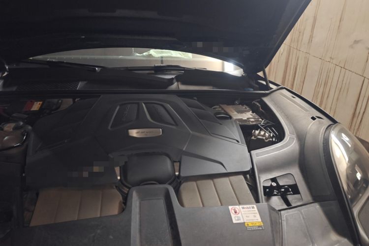 Used Porsche Cayenne 2023 Cayenne S 2.9T Platinum Edition Engine Bay Left