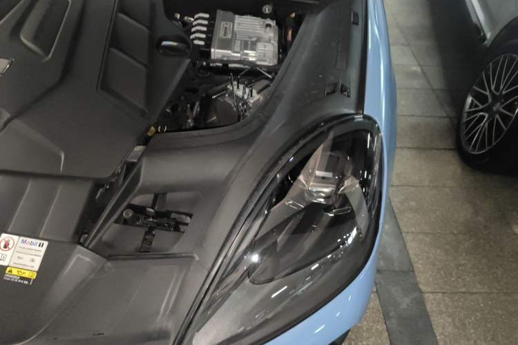 Used Porsche Cayenne 2023 Cayenne 3.0T Platinum Edition Engine Bay Left