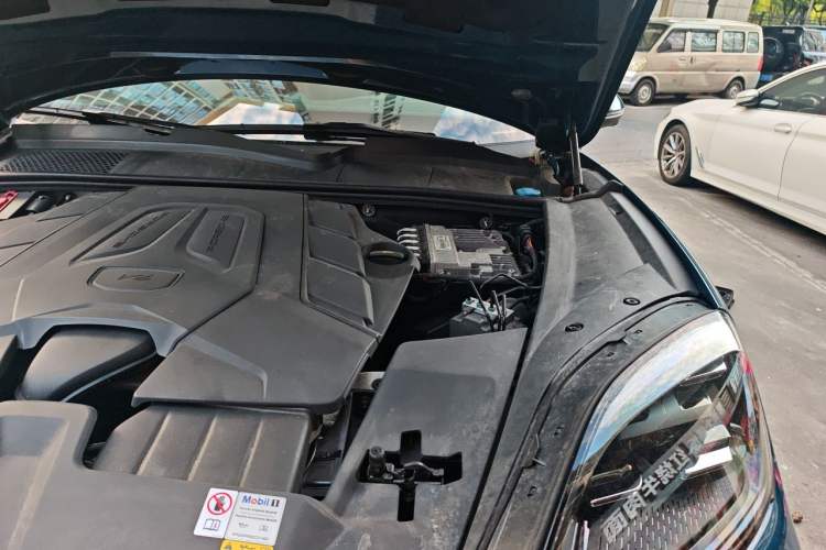 Used Porsche Cayenne 2023 Cayenne 3.0T Engine Bay Left