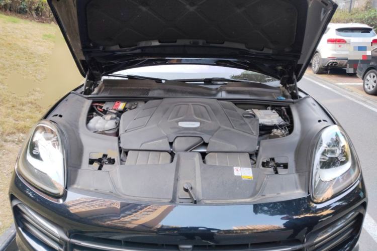 Used Porsche Cayenne 2023 Cayenne 3.0T Platinum Edition Engine Bay