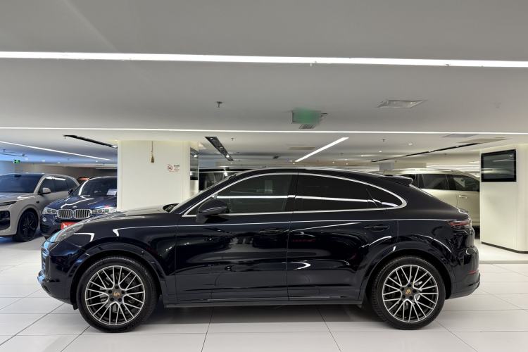 Used Porsche Cayenne 2023 Cayenne S Coupé 2.9T Exterior 3