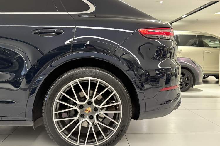 Used Porsche Cayenne 2023 Cayenne S Coupé 2.9T Exterior 8