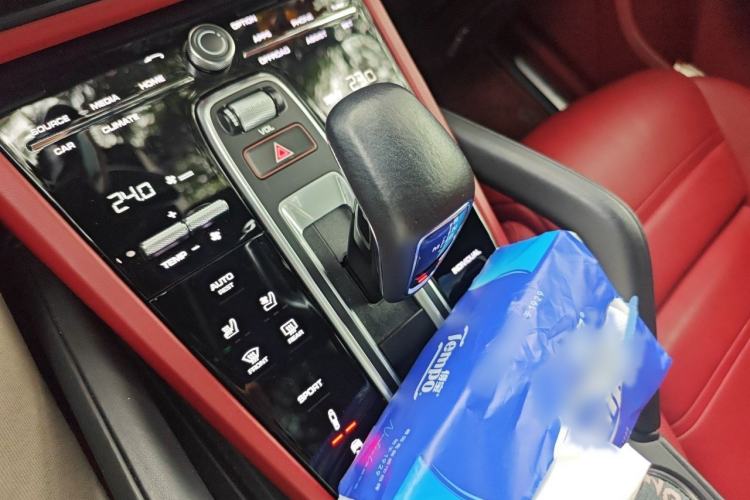 Used Porsche Cayenne 2023 Cayenne 3.0T Platinum Edition Gear Lever