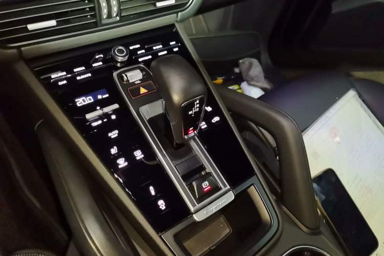 Used Porsche Cayenne 2023 Cayenne Coupé 3.0T Gear Lever