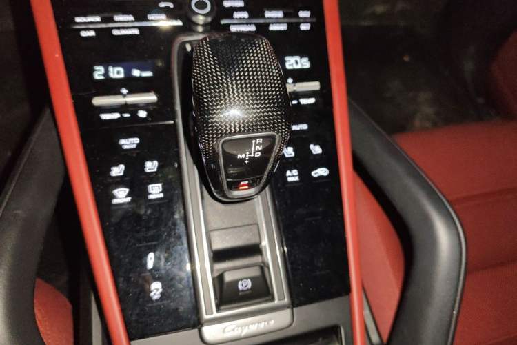Used Porsche Cayenne 2023 Cayenne 3.0T Platinum Edition Gear Lever