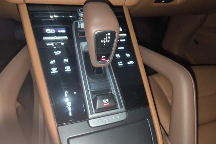 Used Porsche Cayenne 2023 Cayenne 3.0T Platinum Edition Gear Lever