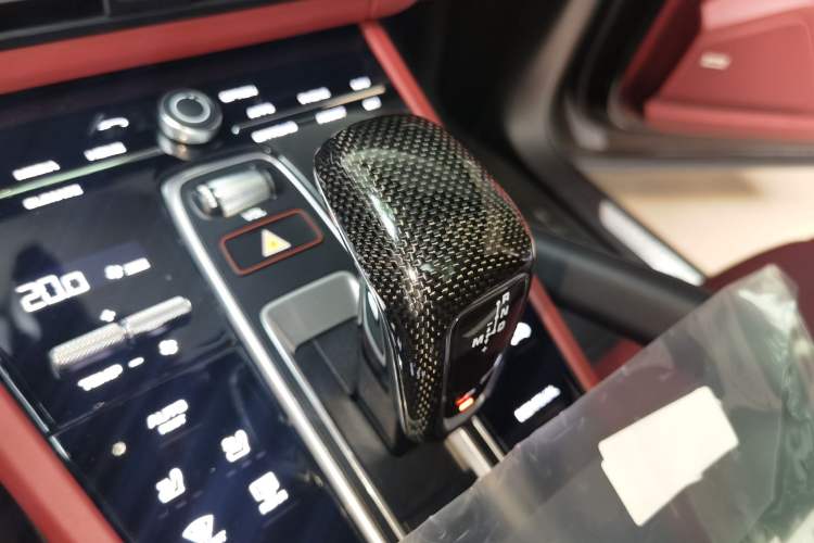 Used Porsche Cayenne 2023 Cayenne 3.0T Platinum Edition Gear Lever