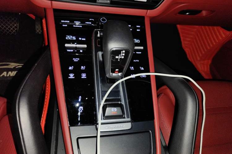 Used Porsche Cayenne 2023 Cayenne Coupé 3.0T Gear Lever