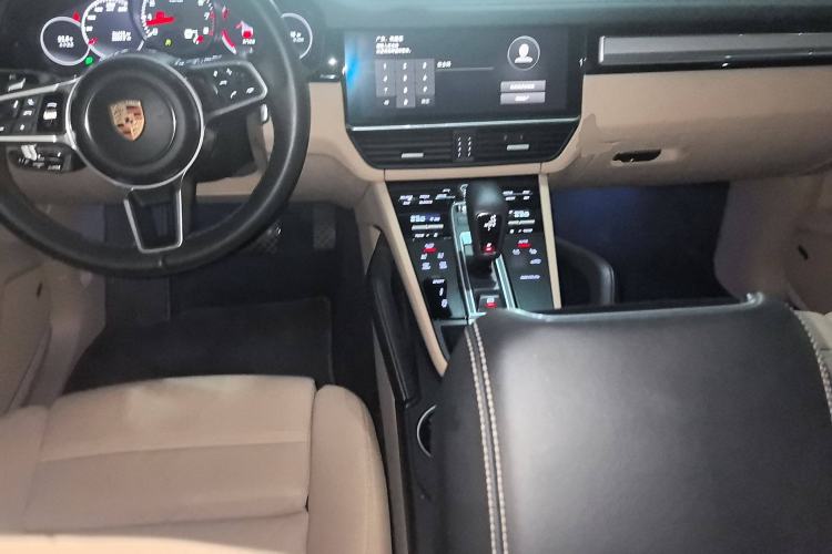 Used Porsche Cayenne 2023 Cayenne 3.0T Platinum Edition Interior 2