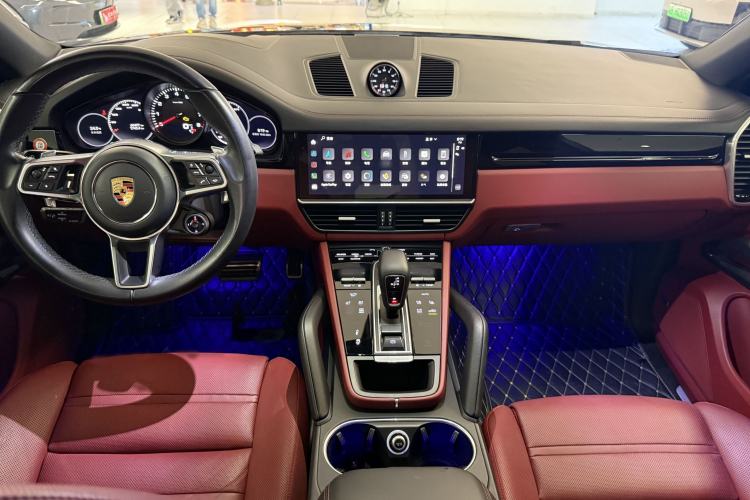 Used Porsche Cayenne 2023 Cayenne S Coupé 2.9T Interior 2