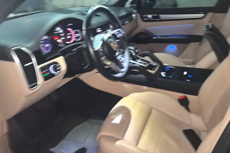 Used Porsche Cayenne 2023 Cayenne 3.0T Platinum Edition Interior 3