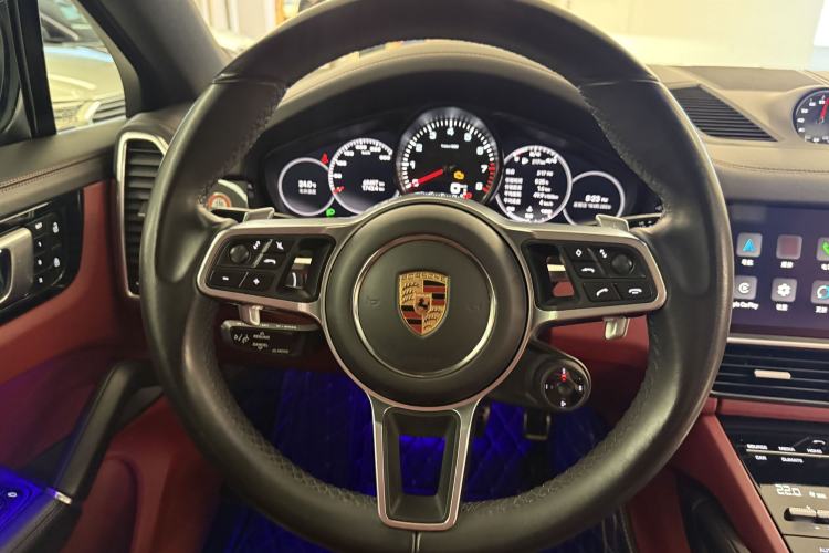 Used Porsche Cayenne 2023 Cayenne S Coupé 2.9T Interior 8