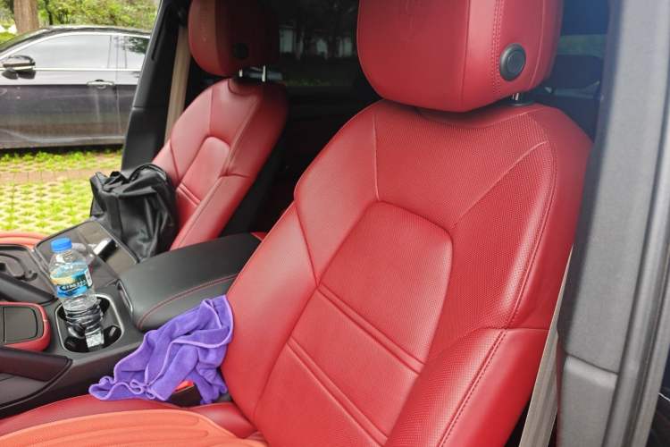 Used Porsche Cayenne 2023 Cayenne 3.0T Platinum Edition Left Front Seat